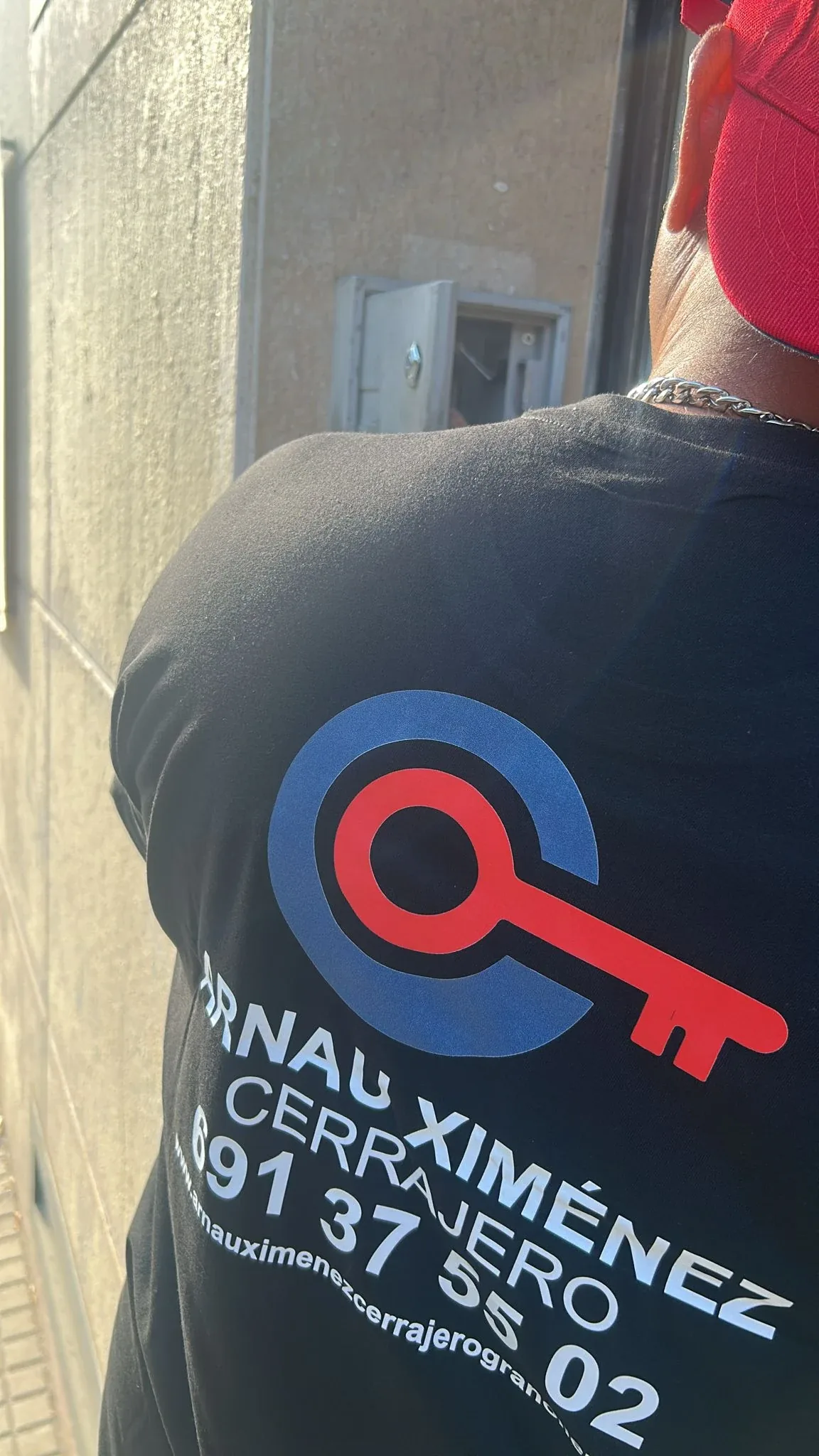 Ajuste de puerta realizado por cerrajero en Granollers